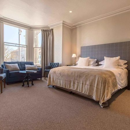 The George Hotel Касълтаун Екстериор снимка