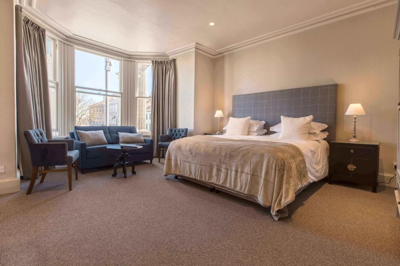 The George Hotel Касълтаун Екстериор снимка