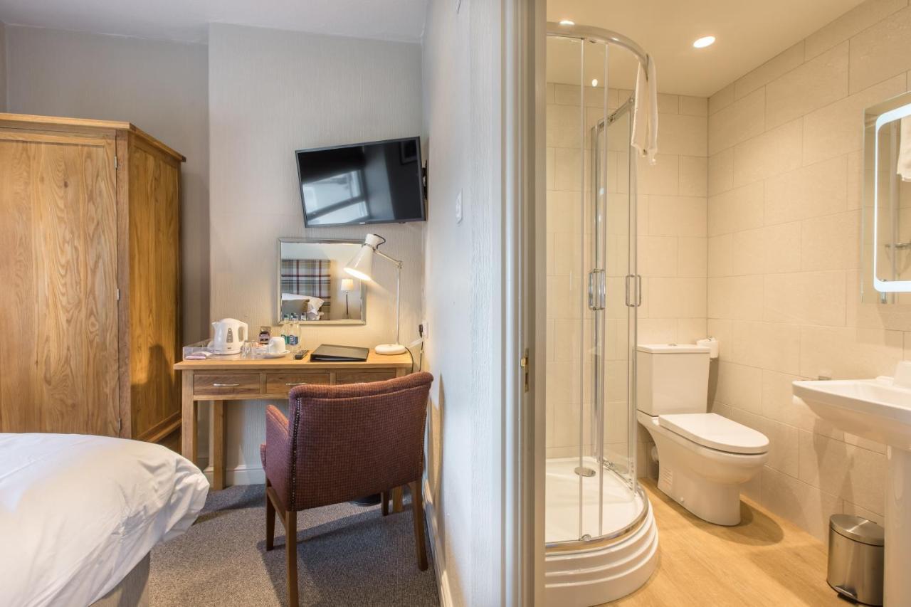 The George Hotel Касълтаун Екстериор снимка