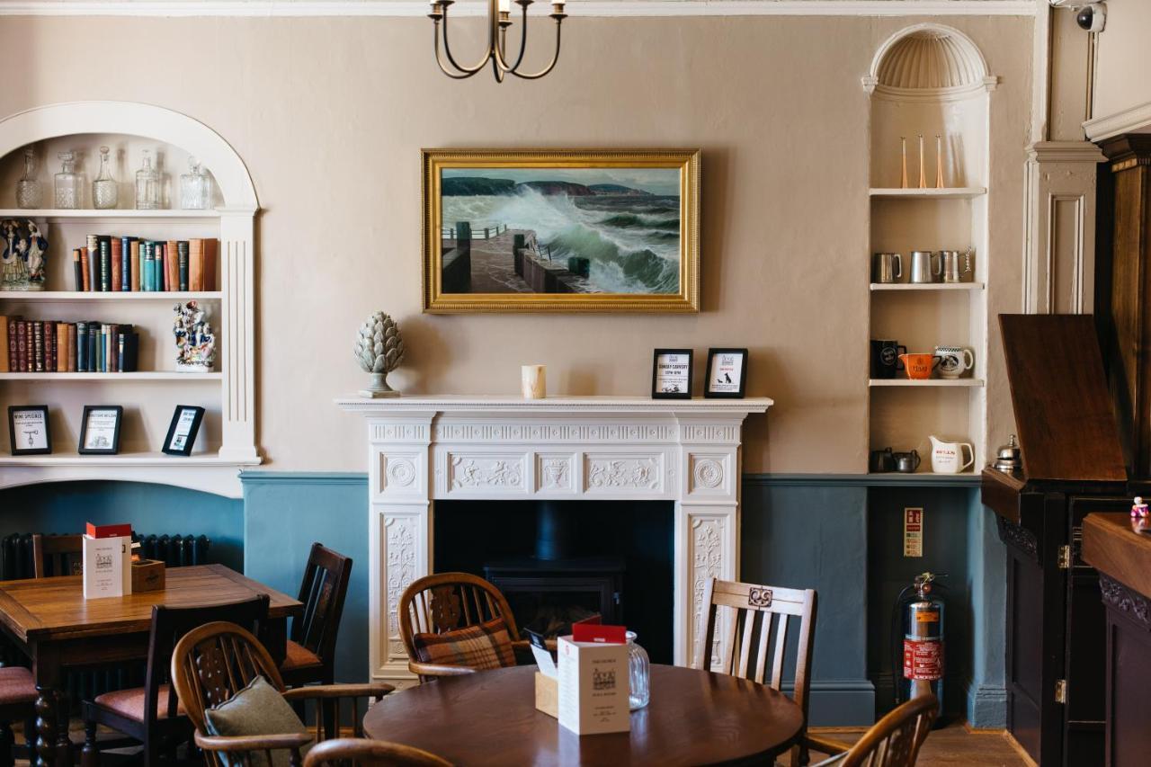 The George Hotel Касълтаун Екстериор снимка